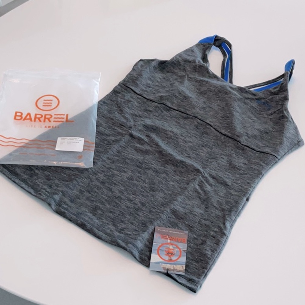 Barrel yoga fitness top. NWT ,size L. Fits C-D cup. Grey , high quality fabric
